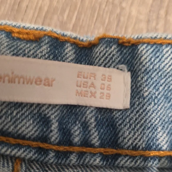 Zara Trafaluc Denimwear Rose Embroidered High Rise Shorts - Picture 12 of 16